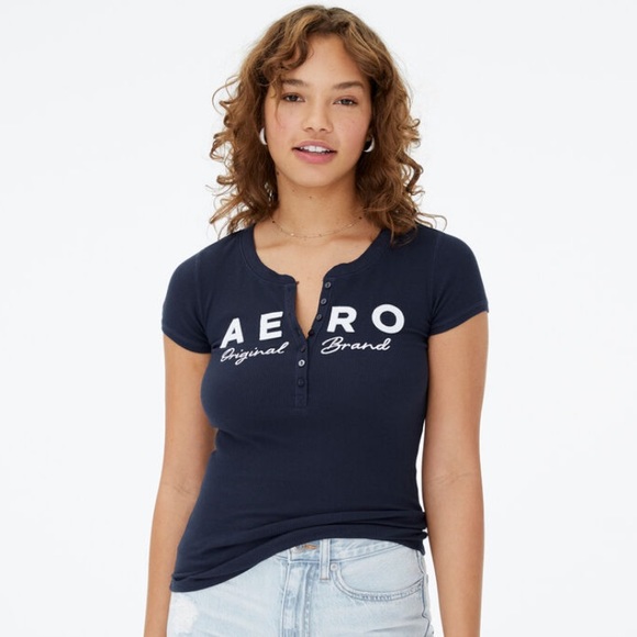 Tight Buttoned Down Aeropostale Tee - Picture 3 of 3